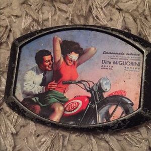 Belt buckle
